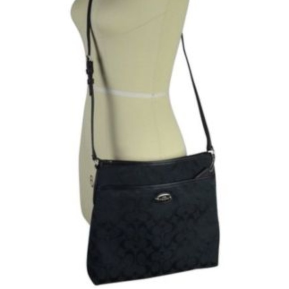 NWT Coach Crossbody Swingpack Black - Picture 4 of 8